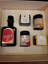 Lade das Bild in den Galerie-Viewer, Acetaia Marchi  Aceto di Modena I.G.P. Geschenkbox GOLD
